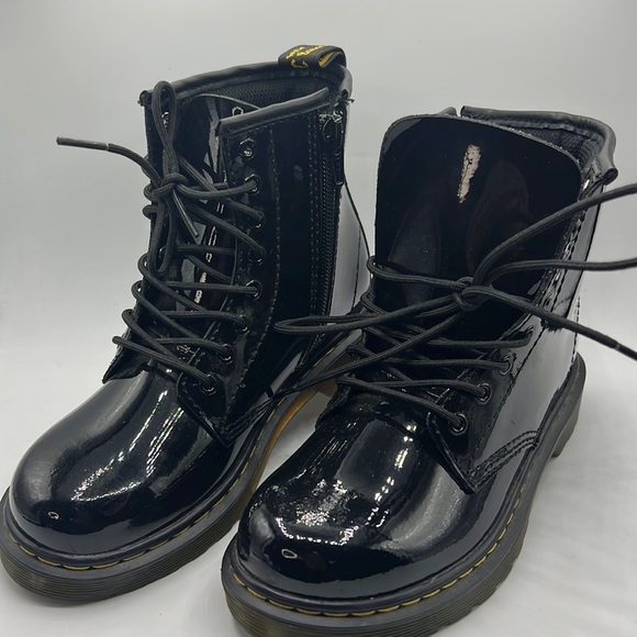 Dr Martens Delaney Black Boots - Picture 1 of 8